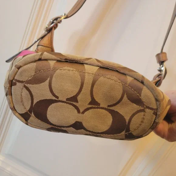 Coach Signature Rugby Stripe - Picture 7 of 16